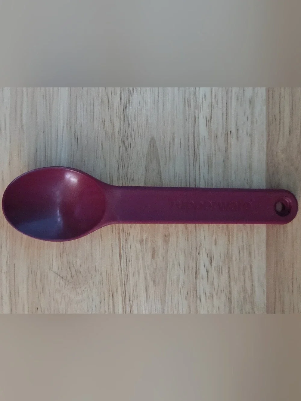 TUPPERWARE CUTLERY SET IN CASE